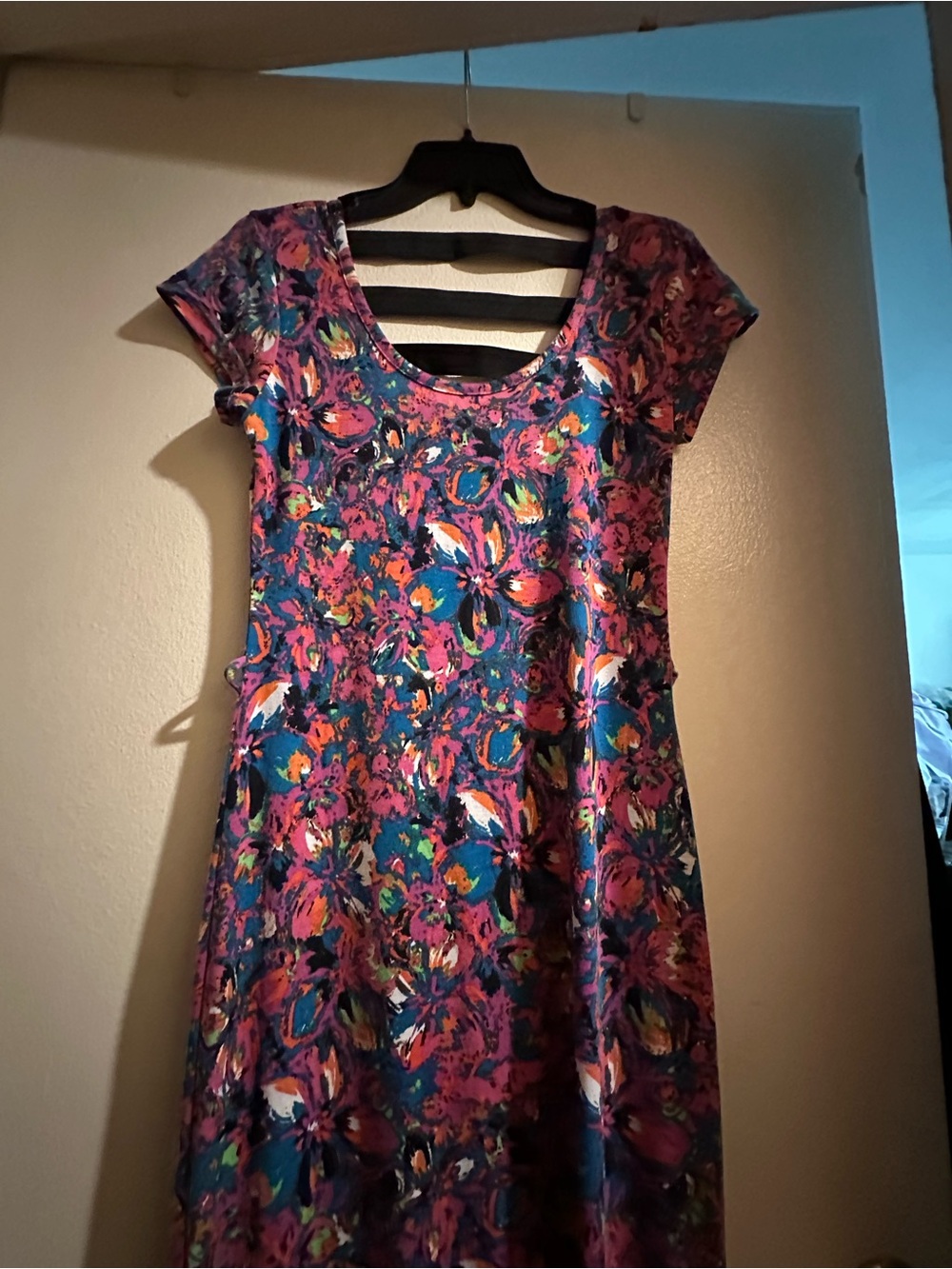 Floral Scoop Neck Short Sleeve Long Dress in Multicolor